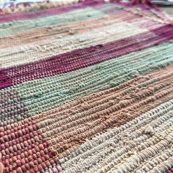 Homegoods Weaved Striped Placemats Decor (4) - Picture 4 of 4